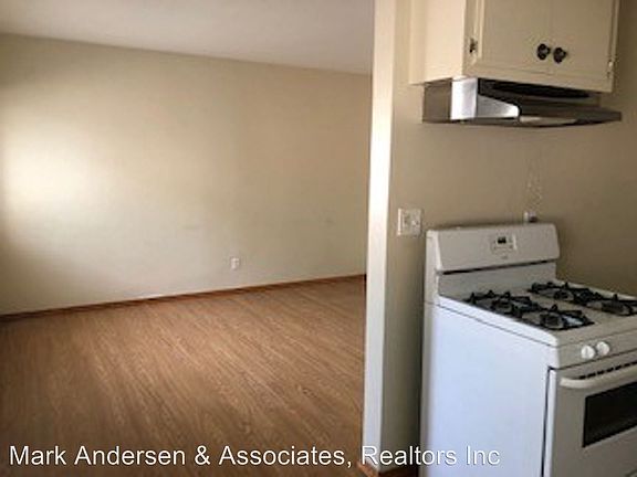 5th image of 220 E Colorado Blvd APT 2