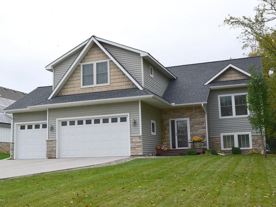 1st image of 712 Quie Ln