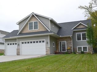 712 Quie Ln, Northfield, MN 55057