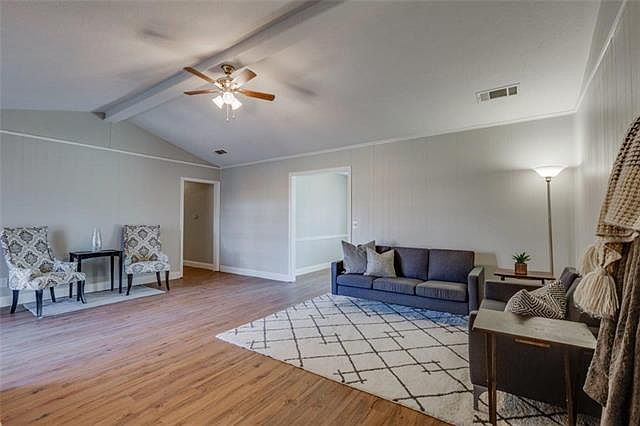 1st image of 2413 Creekcove Dr
