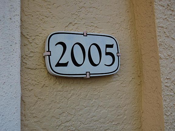 2nd image of 2252 Beach Dr