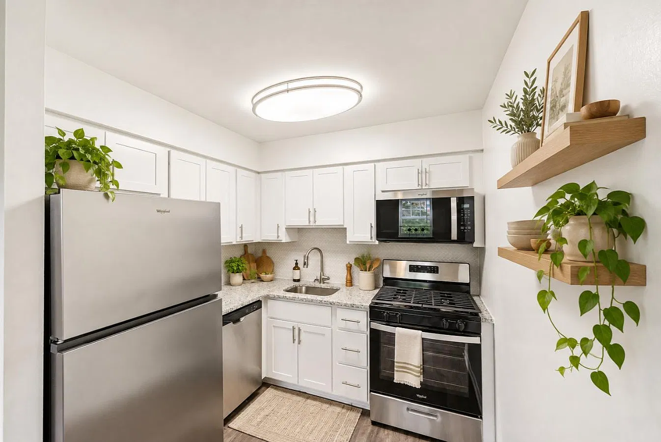 South Mountain Apartment Homes — Photo 1