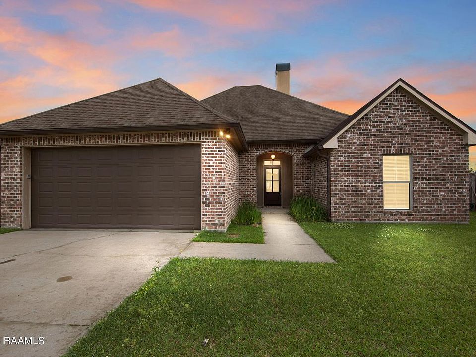1st image of 102 Forest Creek Dr