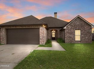 102 Forest Creek Dr, Scott, LA 70583