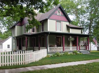 702 6th Ave NW, Mount Vernon, IA 52314