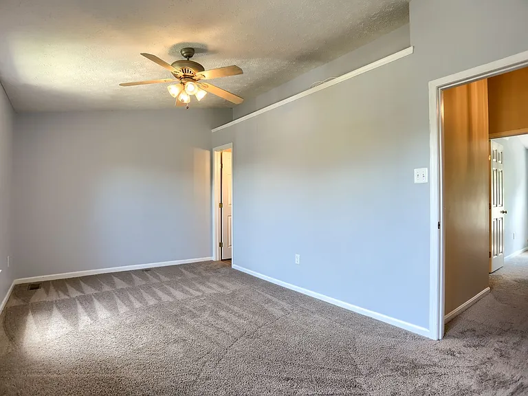 437 Ashton Ln — Photo 11