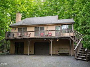 10 Chip Ct, Lake Ariel, PA 18436