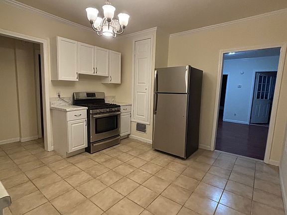 2nd image of 272 Greenwich Ave #2