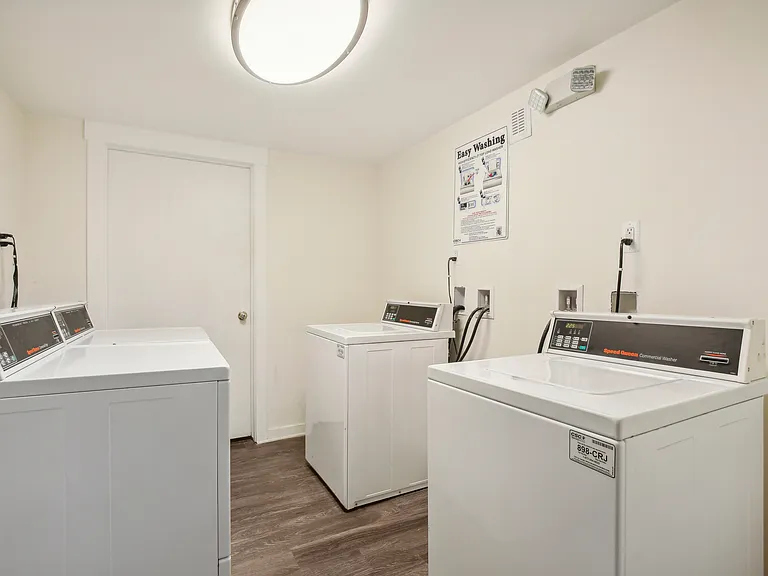 West Garden Apartments — Photo 19