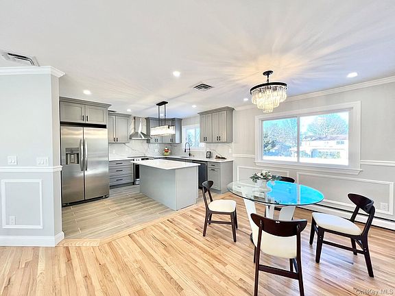 5th image of 88 Stewart Avenue