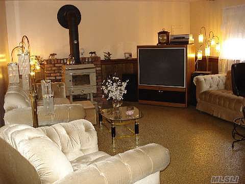 4th image of 33 Hinda Blvd