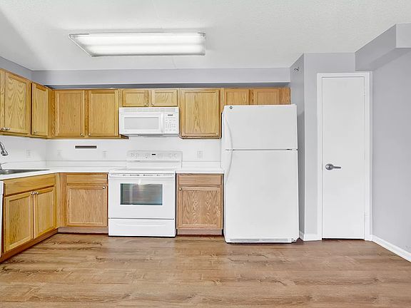 2nd image of 260 Beach 81 St #4T