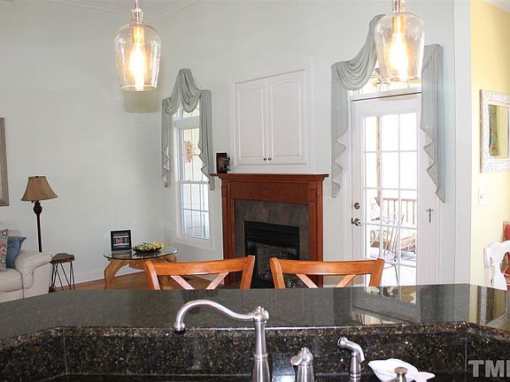 4th image of 601 Benwich Ln