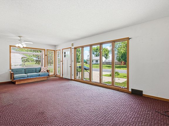 2nd image of 5625 Hillsview Rd
