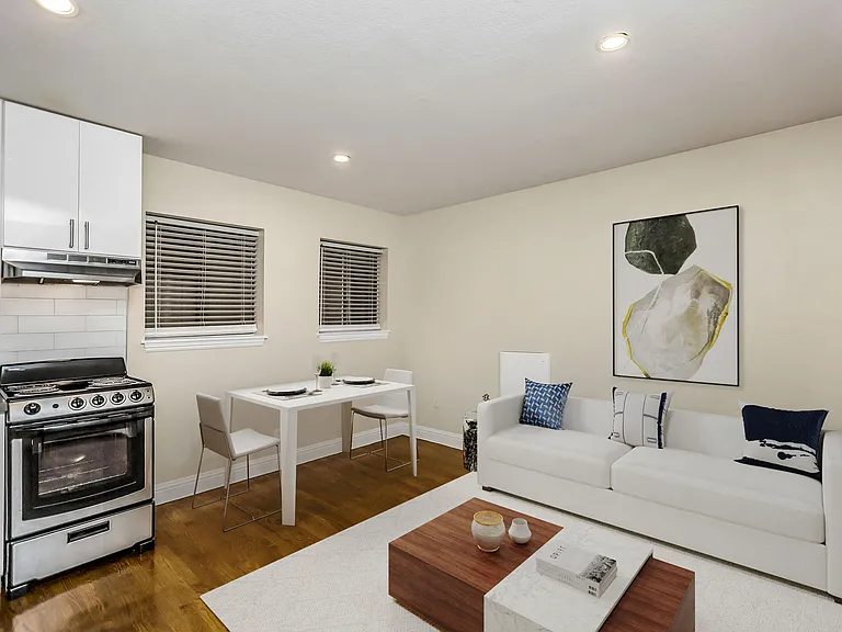 2385 Folsom — Photo 14