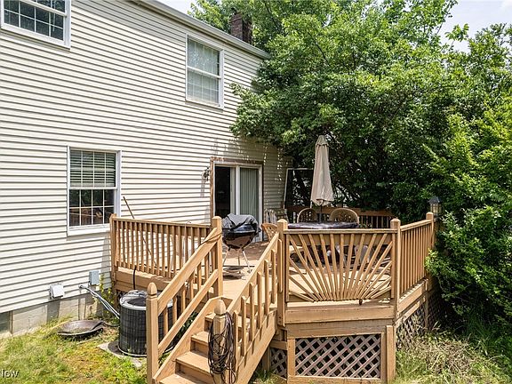 3rd image of 950 Lancaster Dr