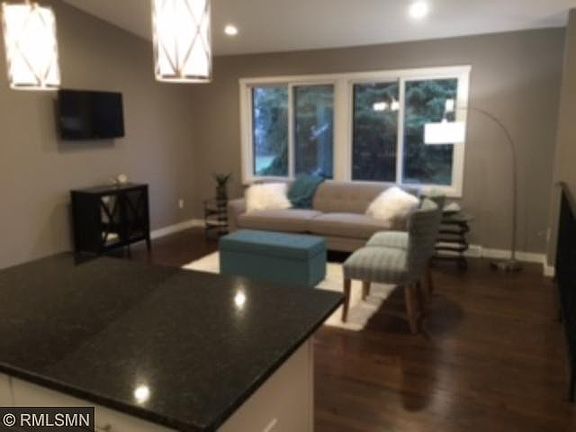 4th image of 413 Clover Leaf Pkwy NE