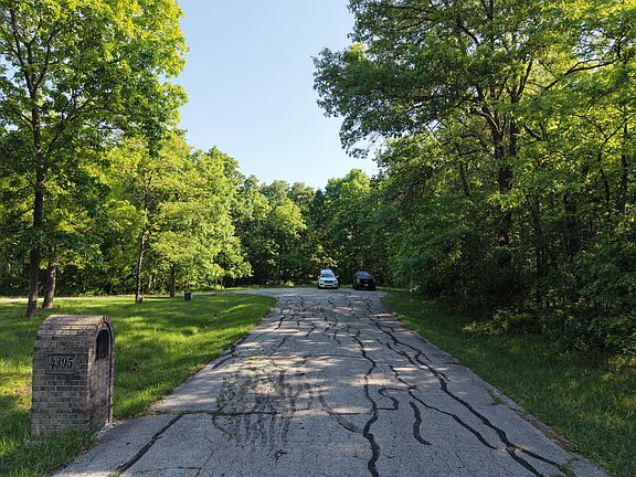 2nd image of 8 Richland Heights Rd