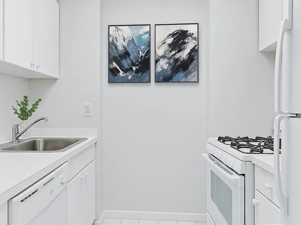 1 Irving Place image 10 of 13