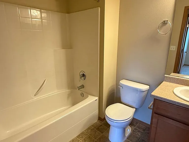 DubSea Apartments — Photo 22