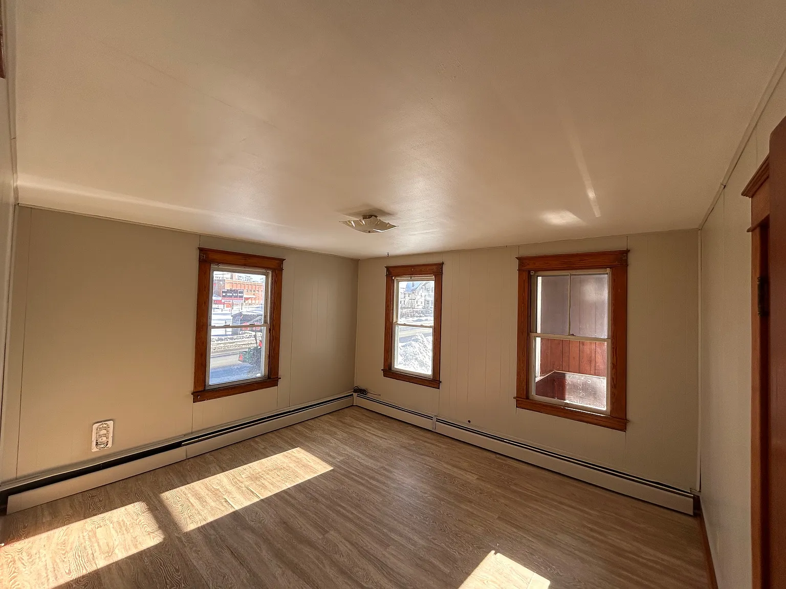 2 bed, 900 sqft, $1,300 — Photo 4
