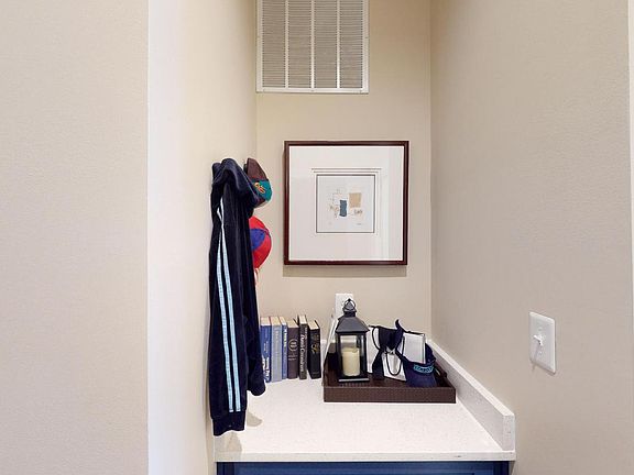 3rd image of 2910 Town View Cir #1LGJU6