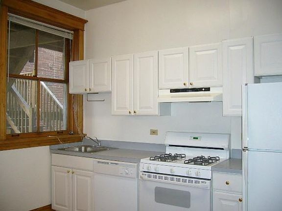 5th image of 1954 W Warner Ave