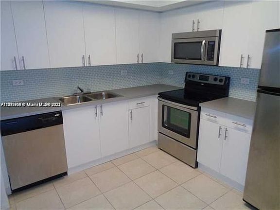 3rd image of 3610 N 56th Ave APT 221