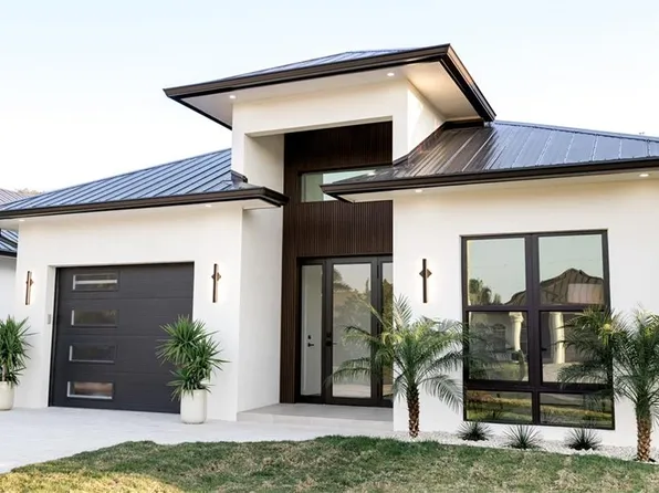 646 105th AVE N, NAPLES, FL 34108