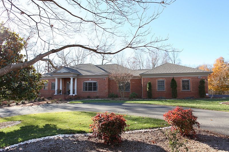 1st image of 422 New Britain Dr