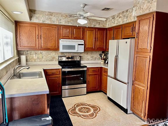 3rd image of 480 Fairton Dr #A