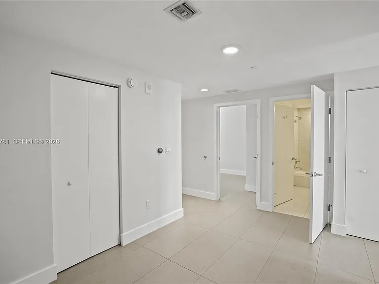 16385 Biscayne Blvd #1919 — Photo 3