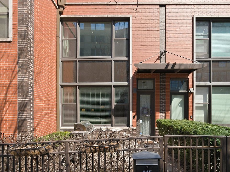 1st image of 945 N Kingsbury St #119