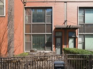 945 N Kingsbury St #119, Chicago, IL