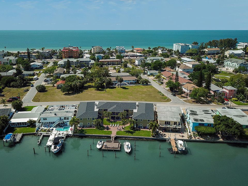 Bougainvillas On The Bay
