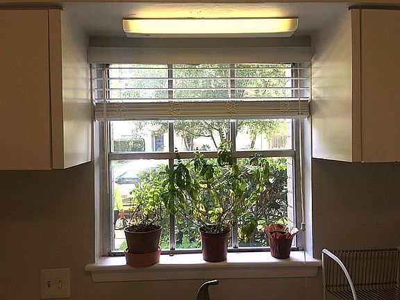 5th image of 2700 Bellefontaine St APT B10