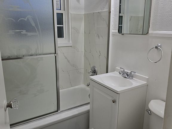 4th image of 22651 Fox Ave APT A