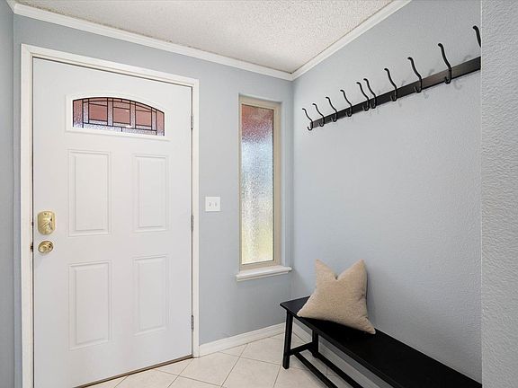 3rd image of 2714 W John Day Ave