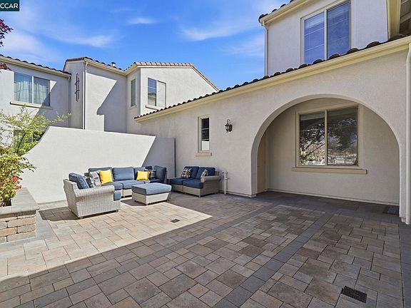 4th image of 3217 Amaryllis Cir