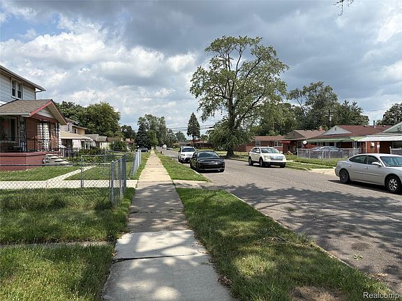 3rd image of 3856 17th St
