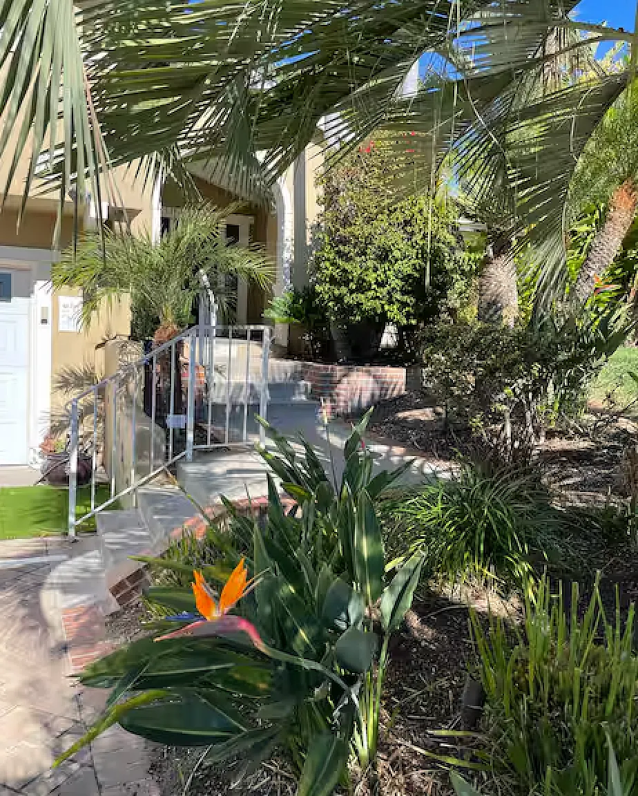 3 bed, 2250 sqft, $6,200 — Photo 2