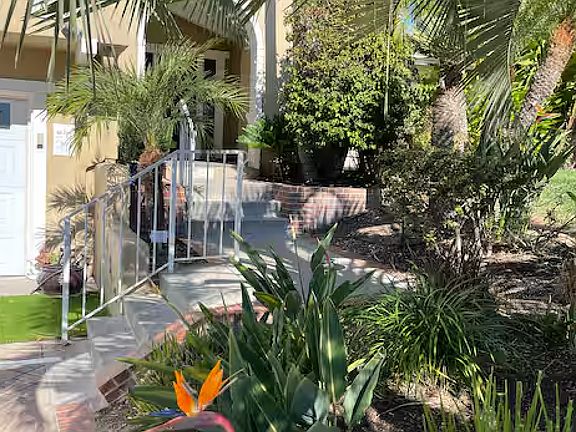2nd image of 4810 Refugio Ave