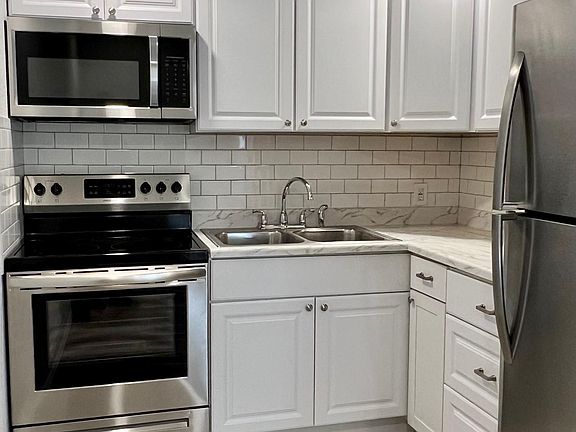 3rd image of 1301 Walden St
