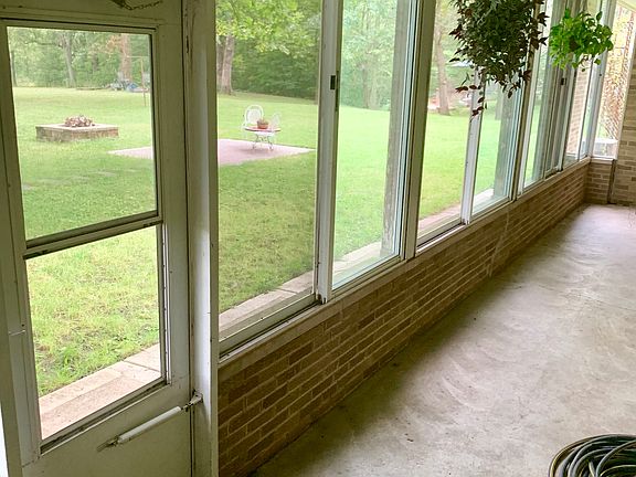 3rd image of 105 Vista Dr