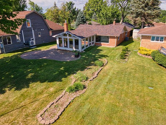 5th image of 3549 River Rd