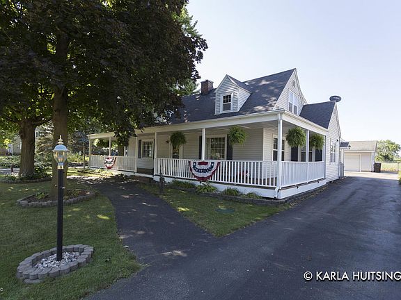 2nd image of 2471 Franklin St