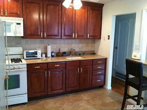 3rd image of 143 Birchwood Dr