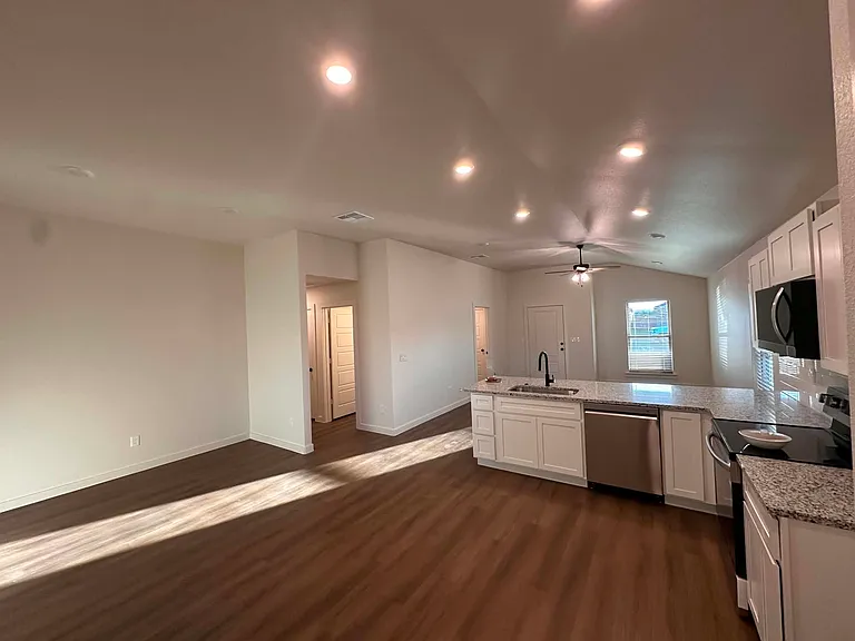 13825 Gary Ave — Photo 3