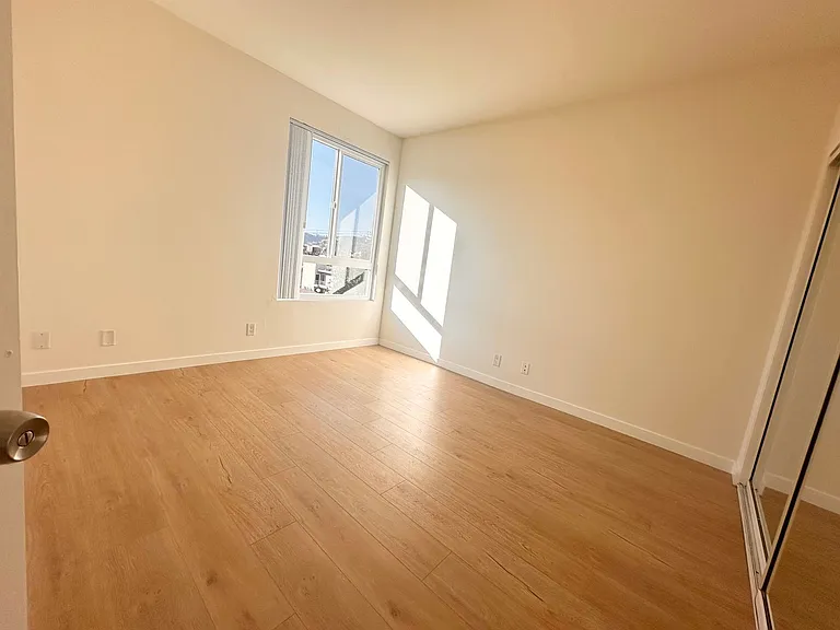 1234 Las Palmas Ave — Photo 22