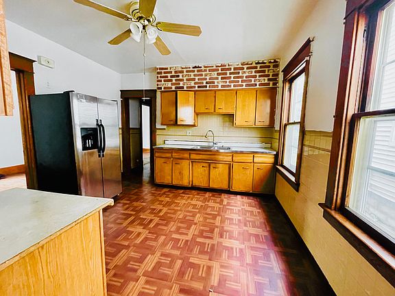 3rd image of 1319 Electric Ave Floor 1